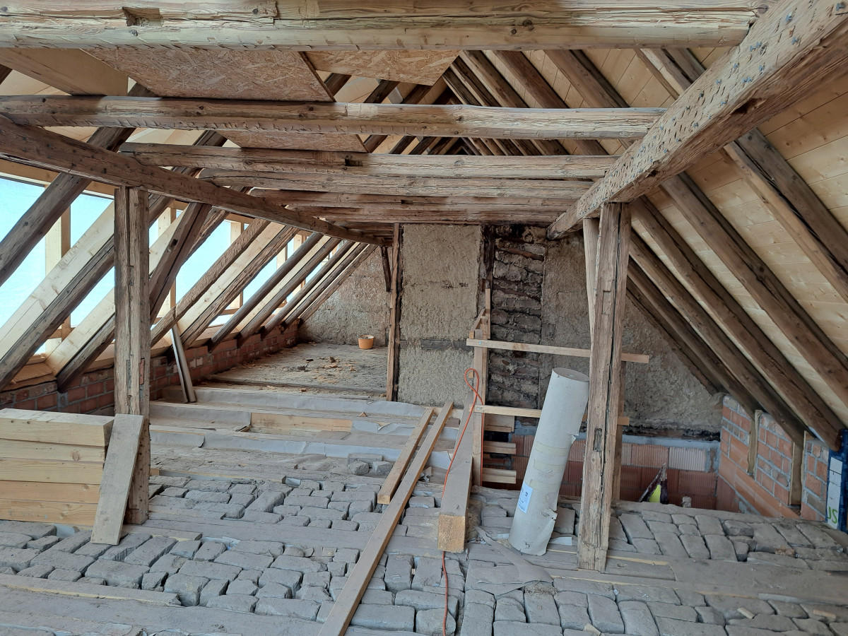 Deckenbalkensanierung mit Sichtschallung, Leipziger Umland